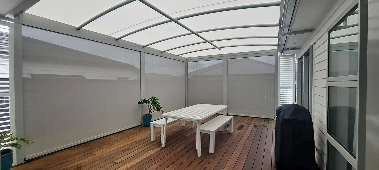 Mesh Solar Screen Fabric - Durable Sun Protection Solutions